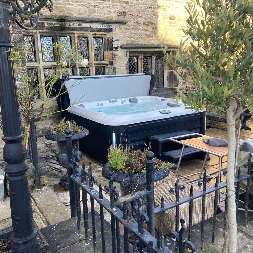 2020 Jacuzzi Hot Tubs 000 010 Installation - Take A Break Spas And Billiards