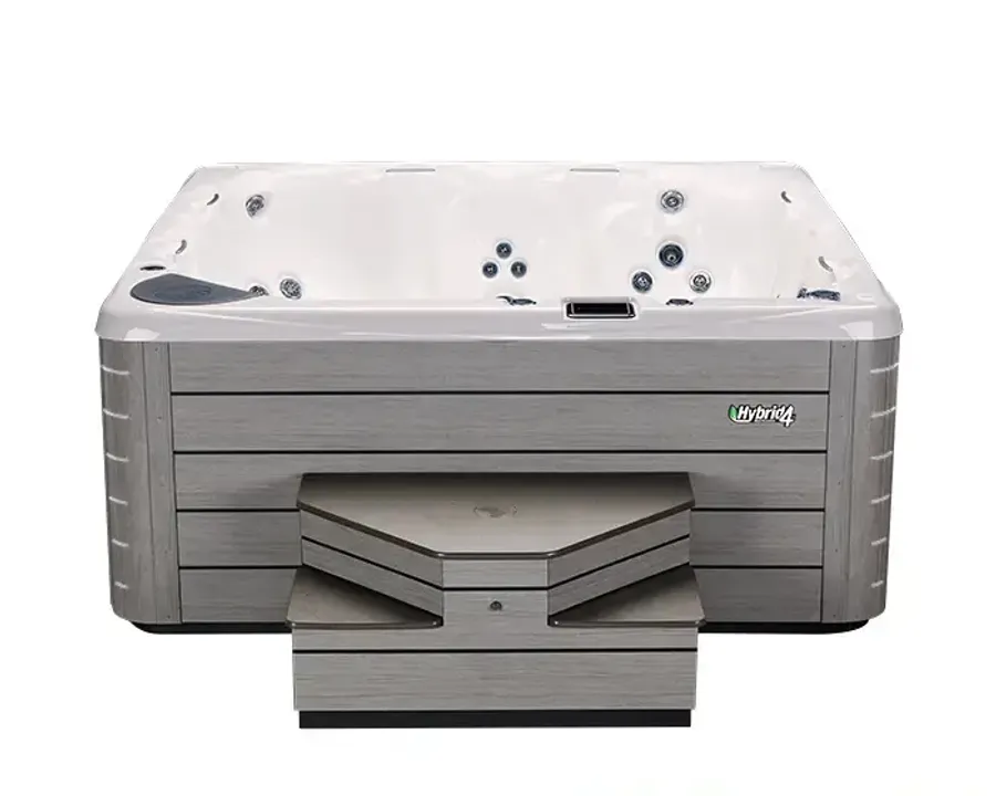 Beachcomber Model 750 Hybrid4® hot tub